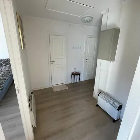 Lovely 2 Bedroom With Free Parking Leilighet