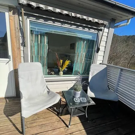 Apartmán Lovely 2 Bedroom With Free Parking *