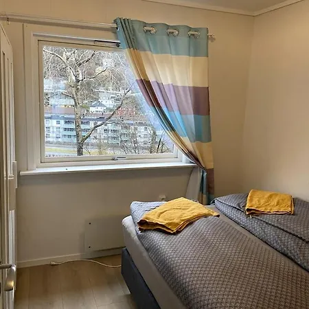 Apartment Lovely 2 Bedroom With Free Parking Bergen