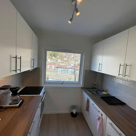 Апартаменты Lovely 2 Bedroom With Free Parking Берген