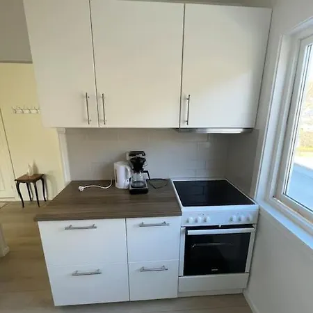 Апартаменты Lovely 2 Bedroom With Free Parking Берген
