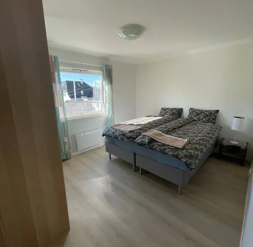Lovely 2 Bedroom With Free Parking * Bergen