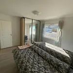 Lovely 2 Bedroom With Free Parking *