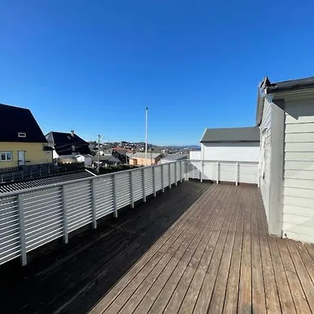 Lovely 2 Bedroom With Free Parking Lejlighed *